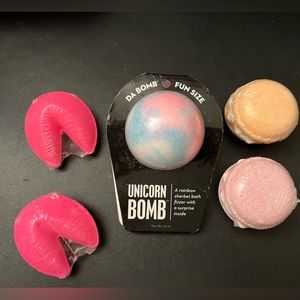 NWT 5. Bath Bombs!